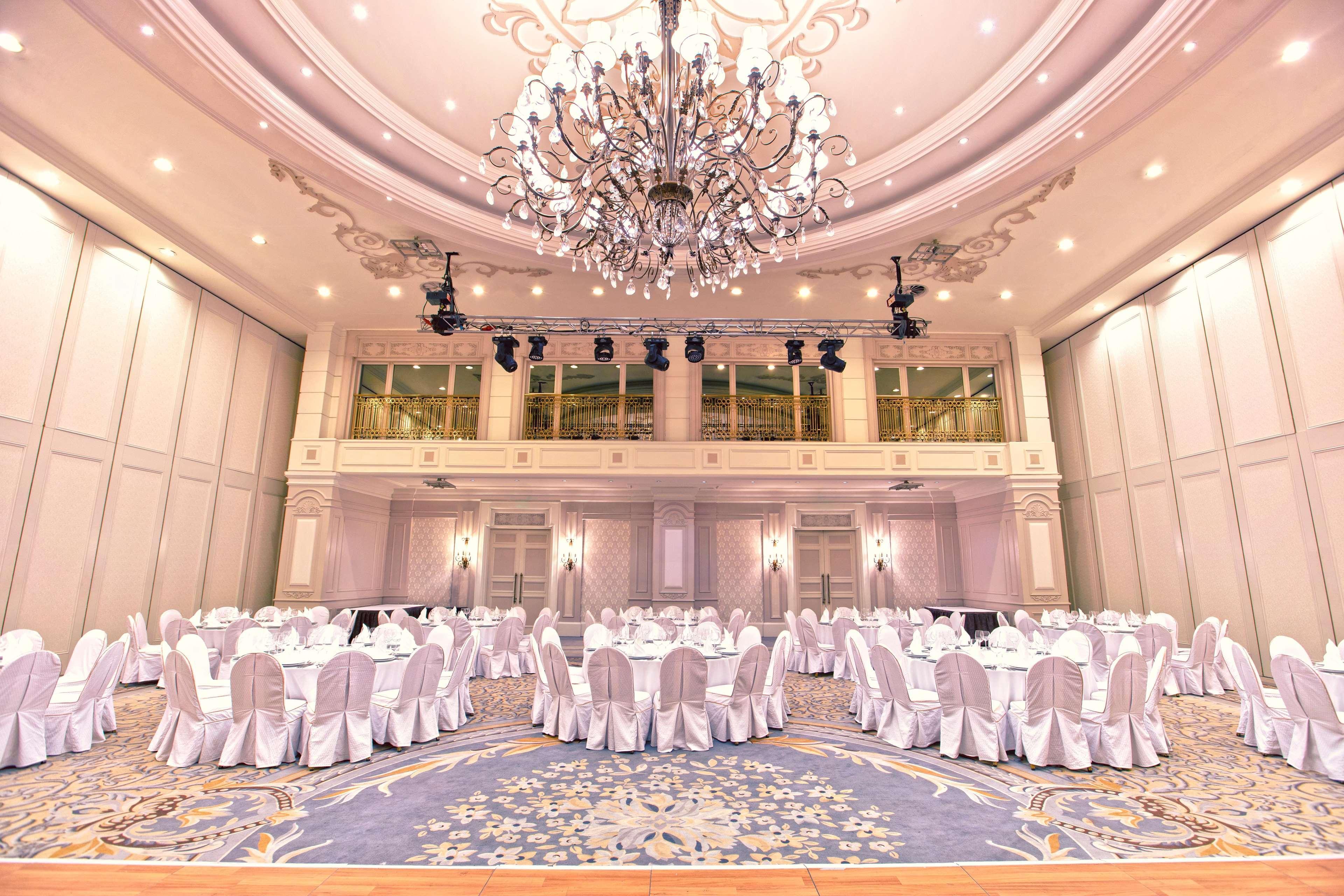 โรงแรมริกซอสอัลมาตี้ ภายนอก รูปภาพ